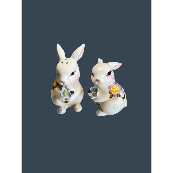 Vintage Easter Bunny Rabbit Salt Pepper Shakers Hand Painted Floral 2 1/2" - Picture 2 of 7